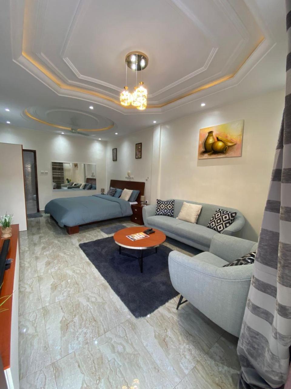 Gilles Golden Palace Abomey-Calavi Экстерьер фото